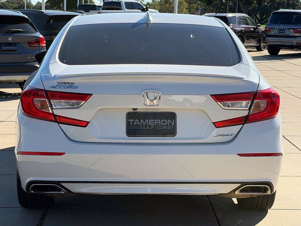 Used 2018 Honda Accord Sport image 3