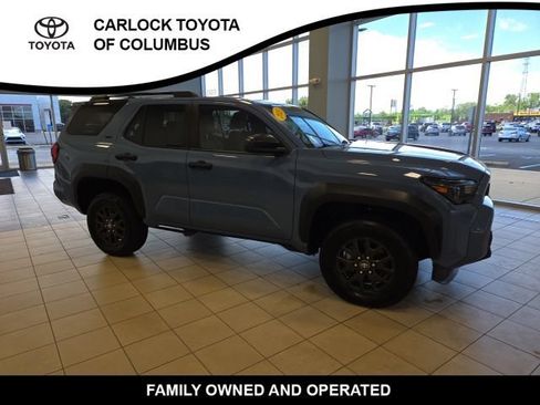 Used 2025 Toyota 4Runner SR5 AWD/4WD image 5