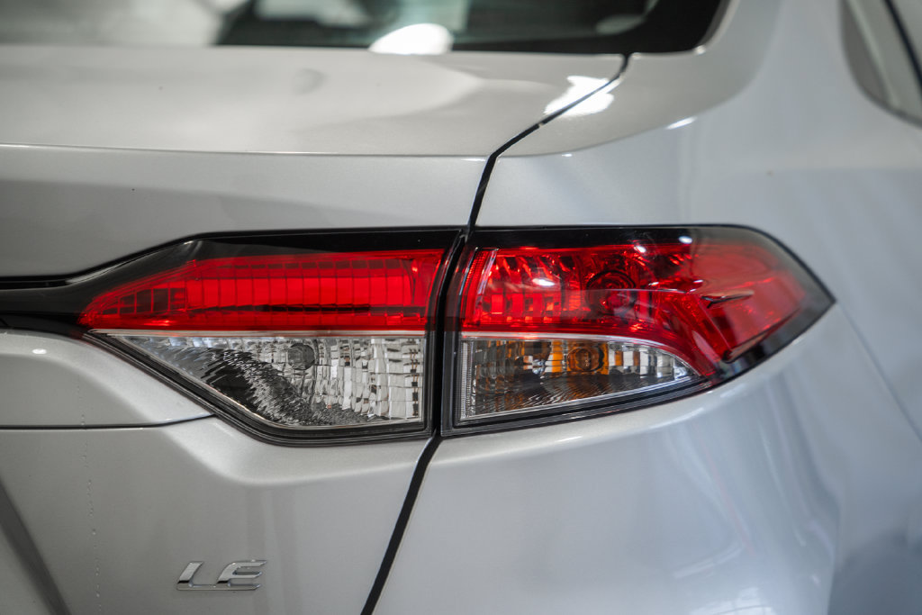 Used 2026 Toyota Corolla LE w/ LE Premium Package FWD image 6