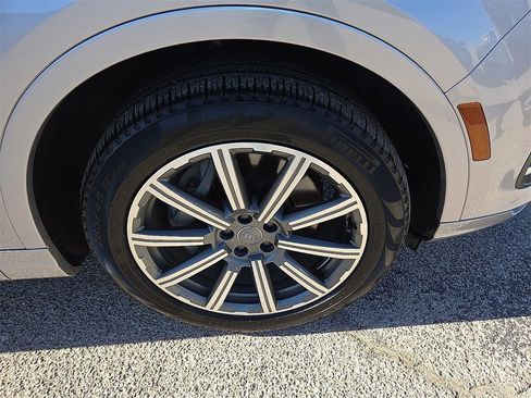 Used 2019 Audi Q7 3.0T Premium Plus image 7