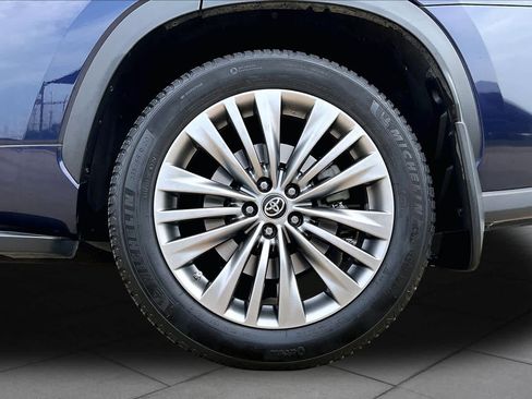 Used 2021 Toyota Highlander Platinum FWD image 11
