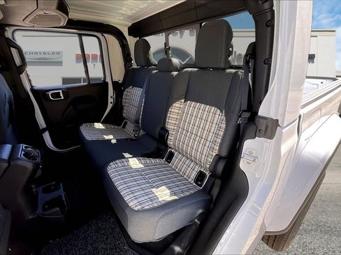New 2026 Jeep Gladiator Sport AWD/4WD image 10