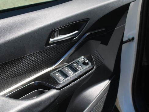 Used 2019 Toyota C-HR XLE FWD image 18