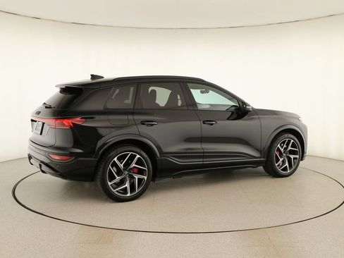 Certified 2025 Audi SQ6 e-tron Premium Plus w/ Premium Plus AWD/4WD image 7