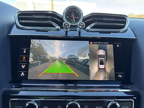 Used 2022 Bentley Bentayga image 24