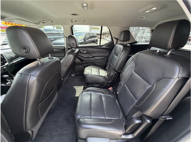 Used 2020 Chevrolet Traverse Premier FWD image 24