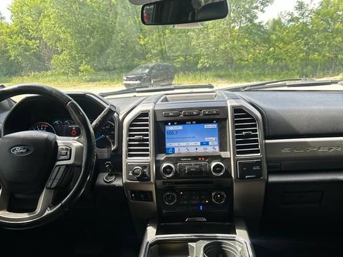 Used 2017 Ford F250 Platinum w/ Platinum Ultimate Package AWD/4WD image 26
