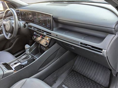 Used 2025 Hyundai Santa Cruz Limited image 21