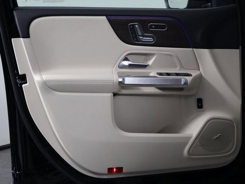 New 2026 Mercedes-Benz GLB 250 image 7