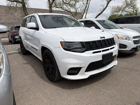 Used 2018 Jeep Grand Cherokee SRT image 4