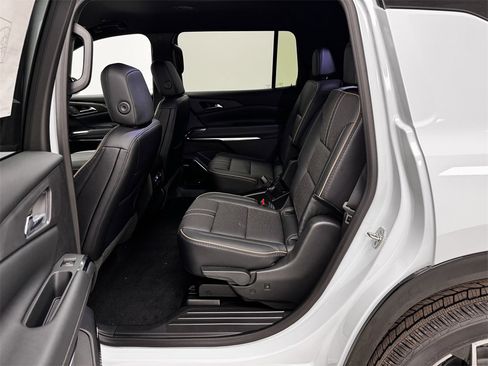 New 2026 Chevrolet Traverse High Country w/ LPO, Floor Liner Package image 12