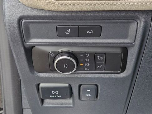 Used 2023 Ford Expedition Limited image 25