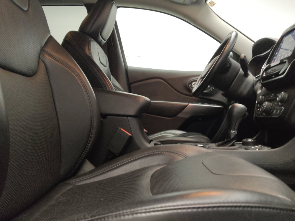 Used 2019 Jeep Cherokee Limited AWD/4WD image 21