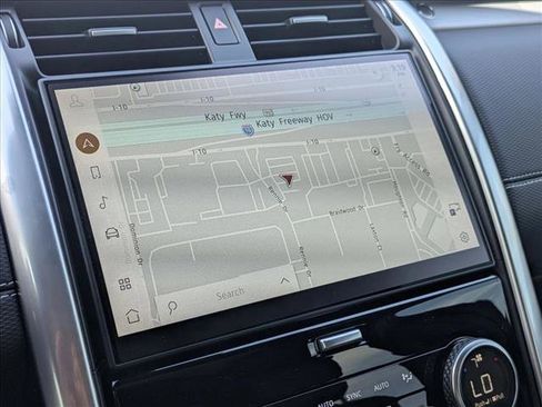 New 2025 Land Rover Discovery Dynamic SE image 14