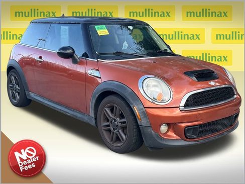 Used 2011 MINI Cooper S image 1