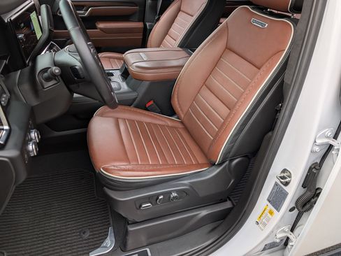 Used 2024 GMC Sierra 2500 Denali Ultimate w/ Max Trailering Package image 17