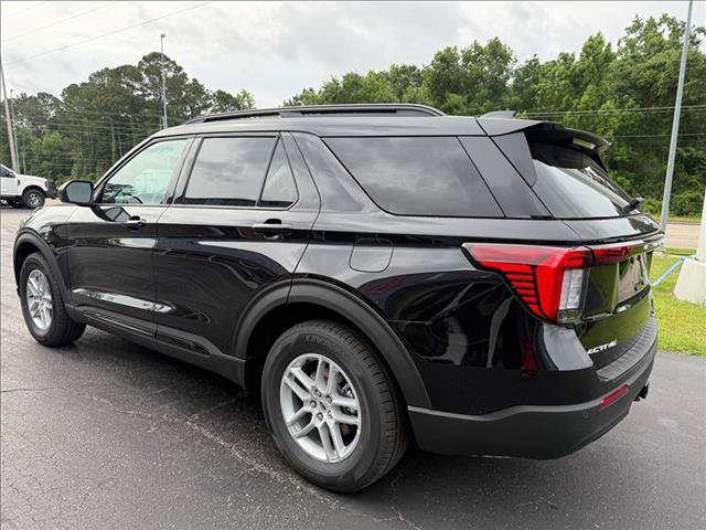 New 2026 Ford Explorer Active RWD image 3