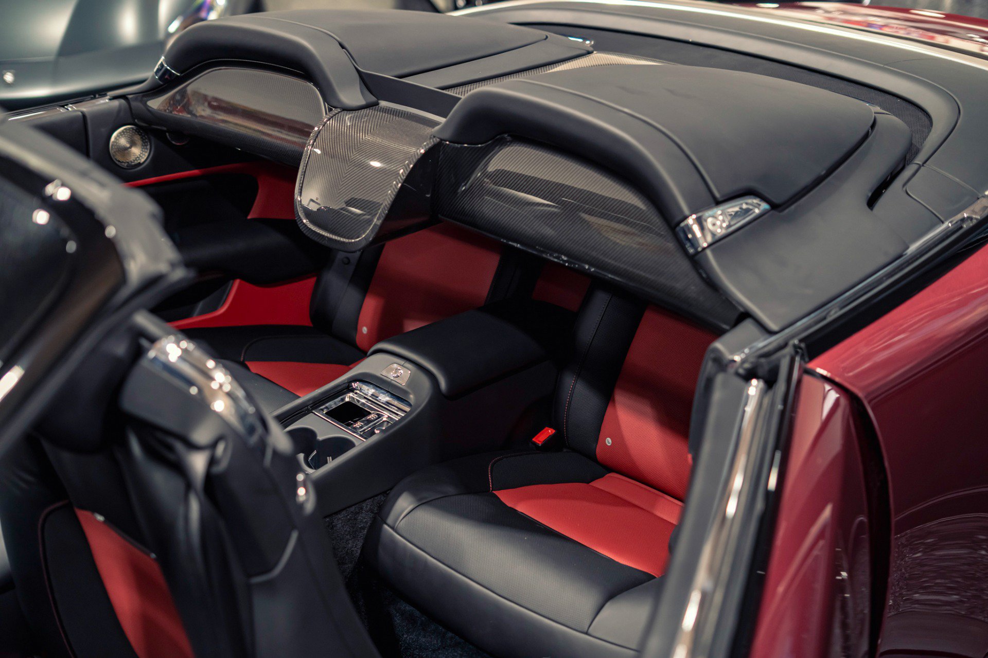 Used 2019 Rolls-Royce Dawn RWD image 25