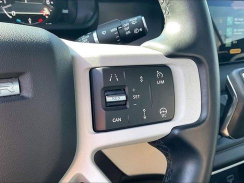 Used 2024 Land Rover Defender 110 X-Dynamic SE image 23