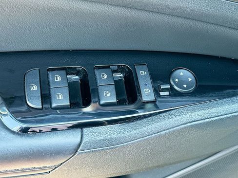 Used 2024 Kia Sportage EX image 18