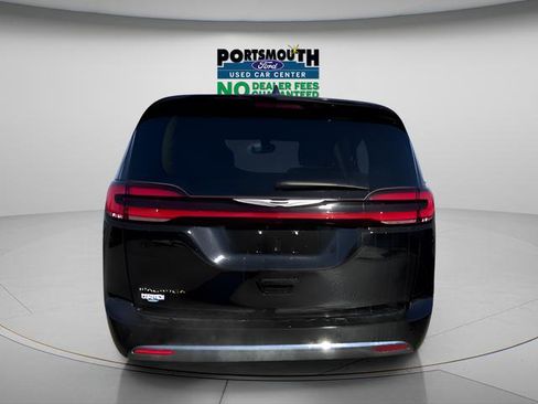 Used 2024 Chrysler Pacifica Touring-L FWD image 37