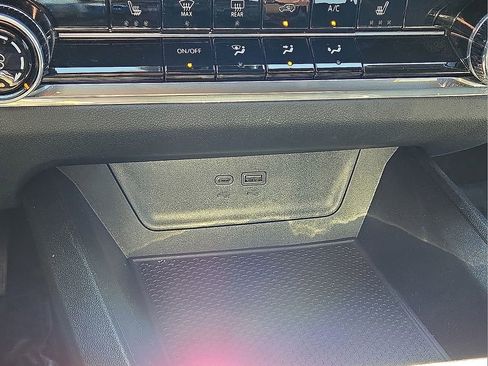 Used 2025 Chevrolet Equinox LT AWD/4WD image 29