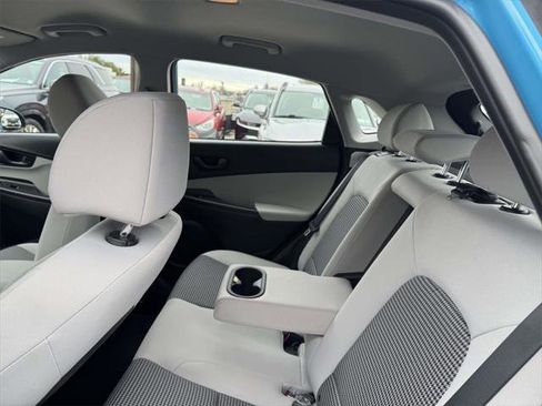 Used 2023 Hyundai Kona SE w/ Cargo Package image 12