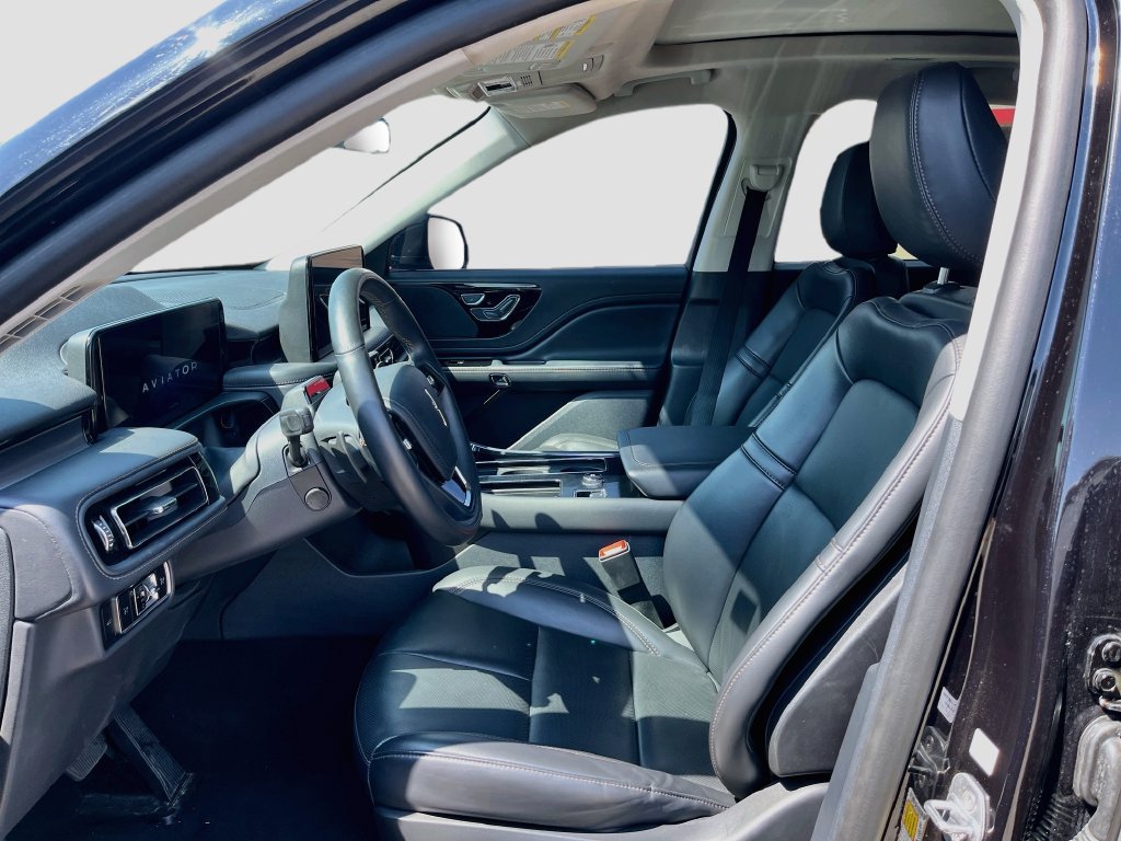 Used 2025 Lincoln Aviator AWD image 22
