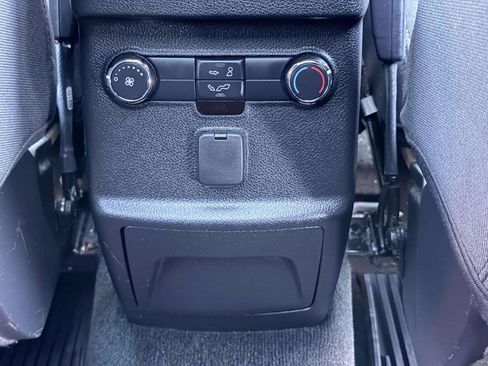 Used 2016 Ford Explorer XLT w/ Equipment Group 201A FWD image 26