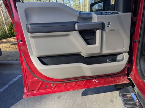 Certified 2021 Ford F250 XLT w/ XLT Premium Package image 10