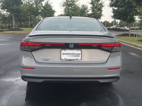 Used 2025 Honda Accord Sport image 8