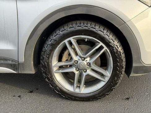 Used 2017 Hyundai Santa Fe Limited image 10