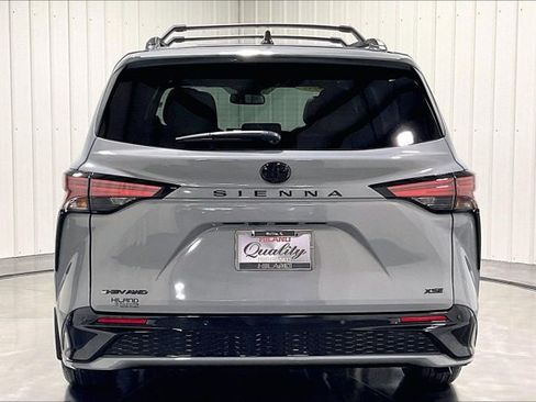 Used 2026 Toyota Sienna XSE AWD/4WD image 4