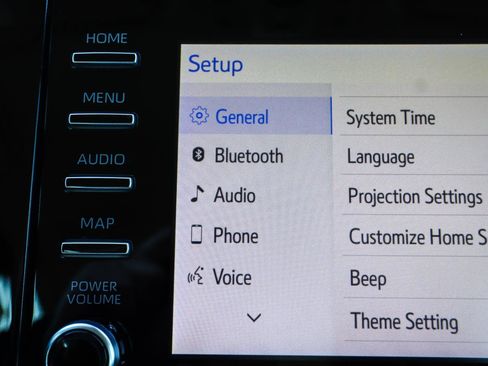 Used 2022 Toyota Prius XLE image 9