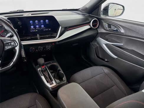 Used 2024 Chevrolet Trax RS w/ Driver Confidence Package image 23