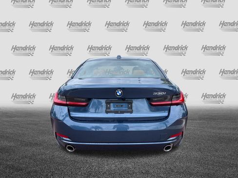 Certified 2025 BMW 330i Sedan RWD image 9