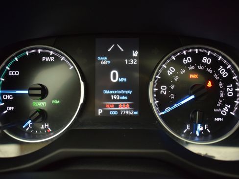 Used 2022 Toyota RAV4 XLE w/ Convenience Package AWD/4WD image 17