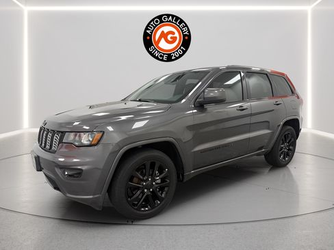 Used 2020 Jeep Grand Cherokee Altitude RWD image 7