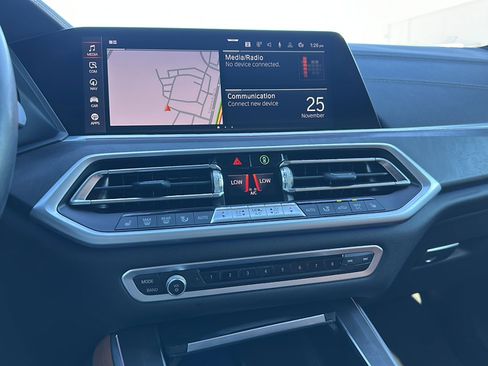 Used 2022 BMW X5 xDrive40i w/ Premium Package image 30