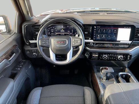 Used 2024 GMC Sierra 1500 Elevation w/ Preferred Package AWD/4WD image 5