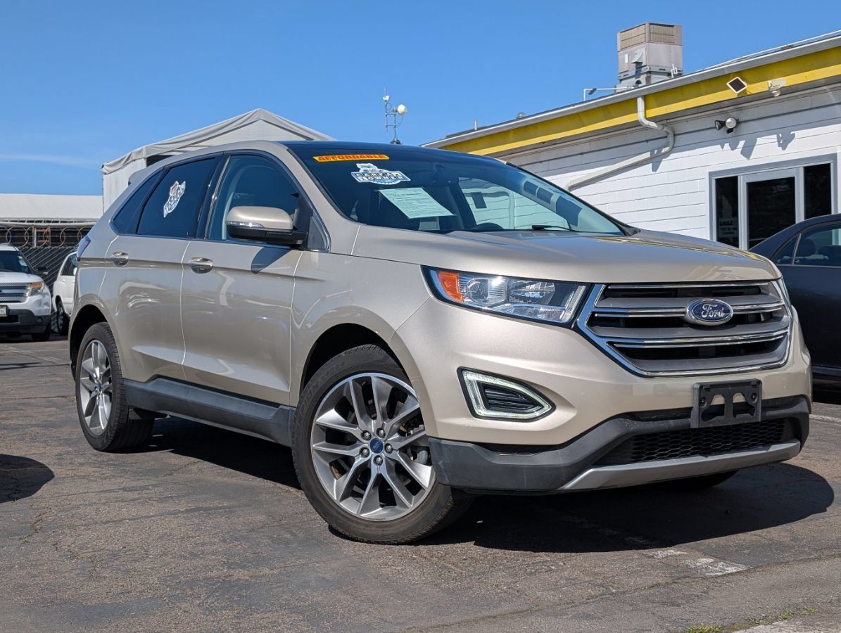 Used 2017 Ford Edge Titanium w/ Equipment Group 301A AWD/4WD image 2