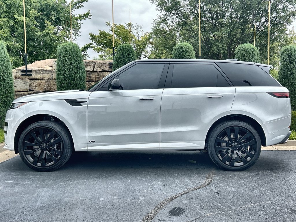 New 2027 Land Rover Range Rover Sport Autobiography AWD/4WD image 2