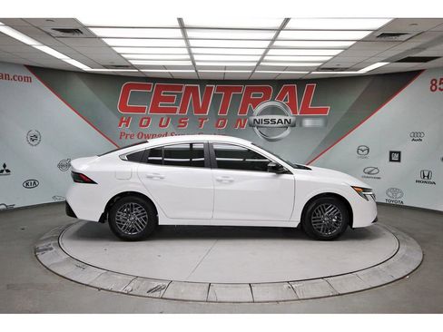 New 2026 Nissan Sentra SV w/ SV Convenience Package FWD image 5