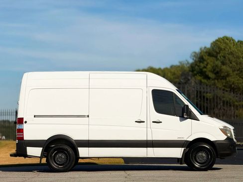 Used 2014 Freightliner Sprinter 2500 image 6