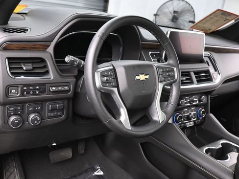 Used 2024 Chevrolet Tahoe Premier w/ Premium Package image 14