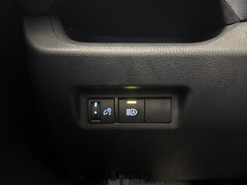 Used 2021 Toyota RAV4 LE image 20