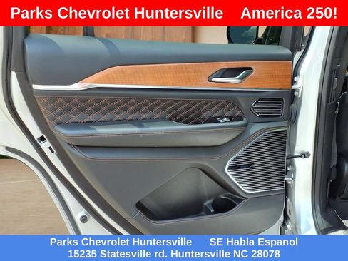 Used 2023 Jeep Grand Cherokee L Summit AWD/4WD image 27