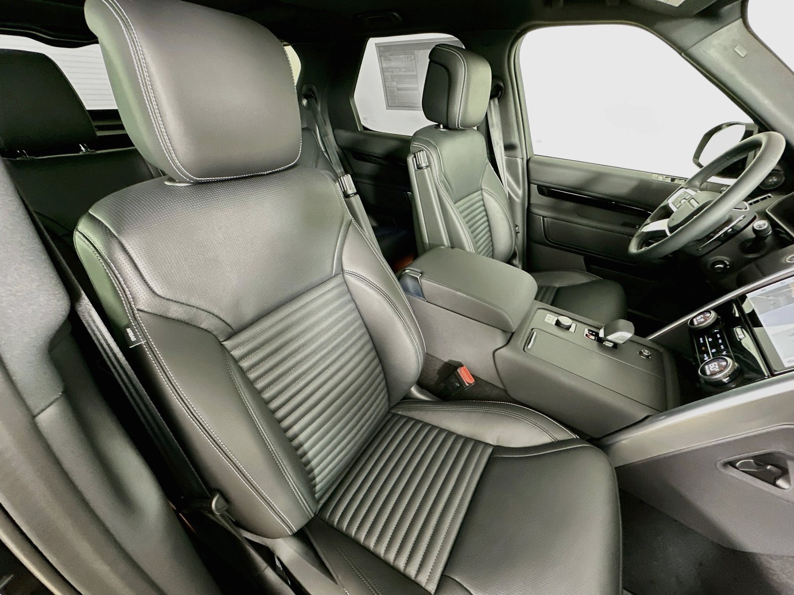 New 2026 Land Rover Discovery S AWD/4WD image 46