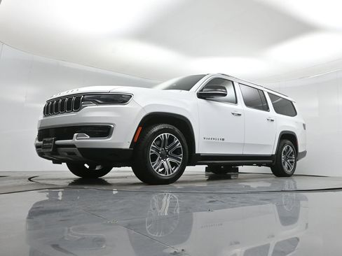 Used 2024 Jeep Wagoneer L Series II image 47