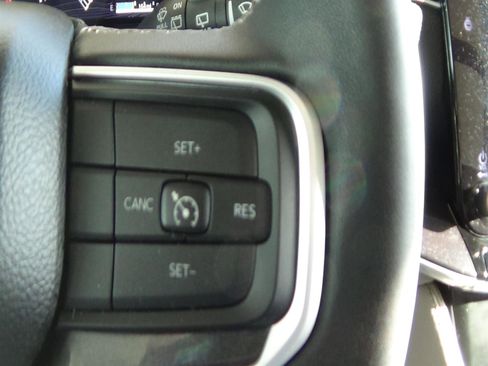Certified 2025 Jeep Wagoneer 4WD w/ Premium Group I image 26